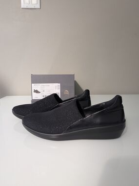 ECCO Black Flat/Loafer